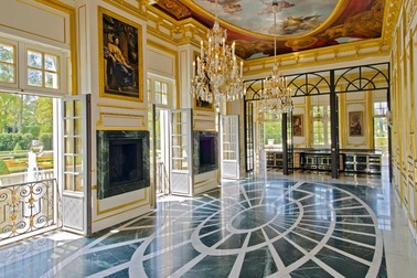 Khám phá siêu lâu đài đắt nhất hành tinh