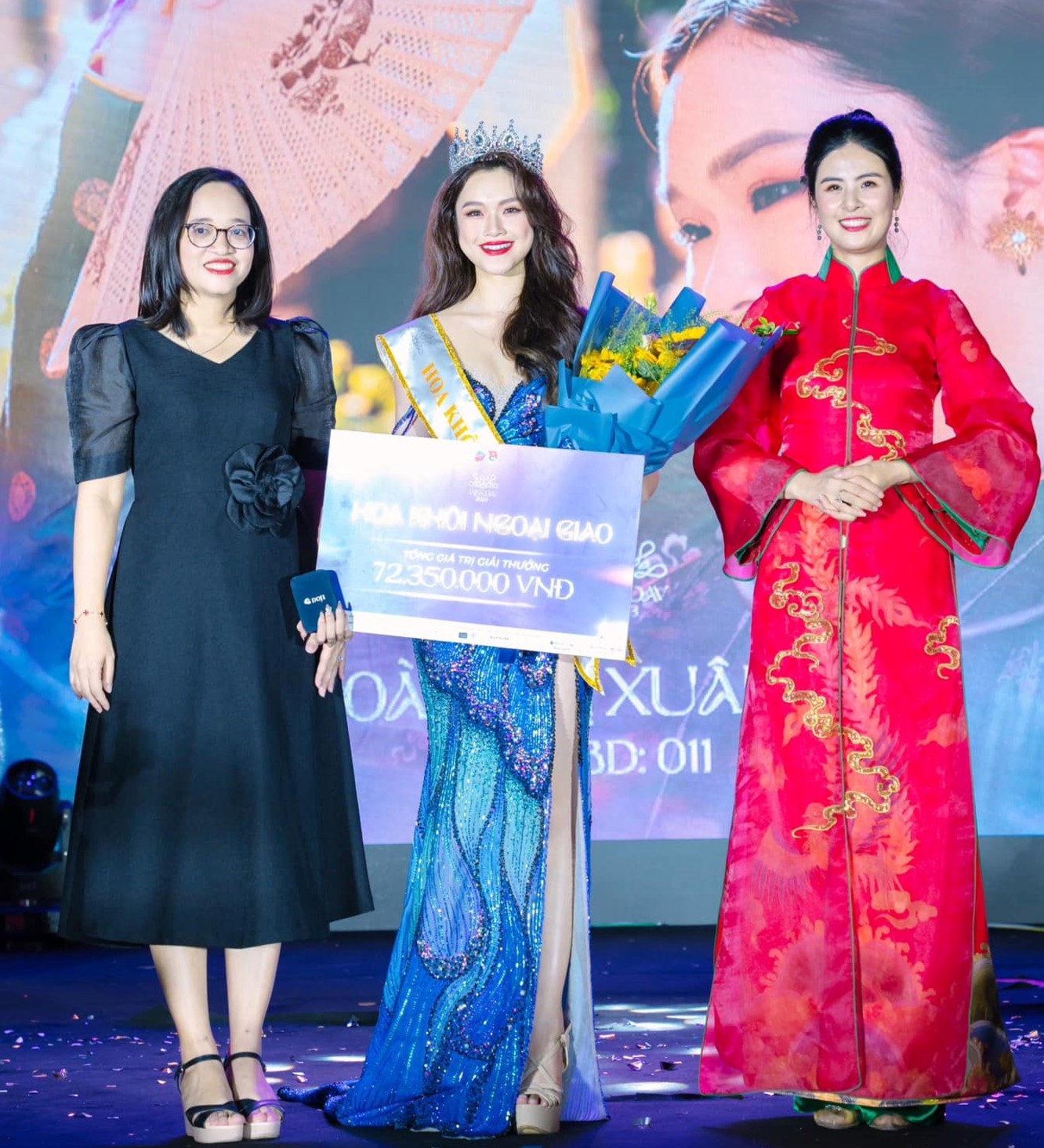 Wanita cantik dan berbakat, mahasiswa universitas ternama di Hanoi - 5 Dàn hoa khôi tài sắc, là sinh viên trường đại học hàng đầu ở Hà Nội - 5