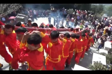 Dâng cặp bánh chưng nặng 7 tạ tri ân thân mẫu Bác Hồ