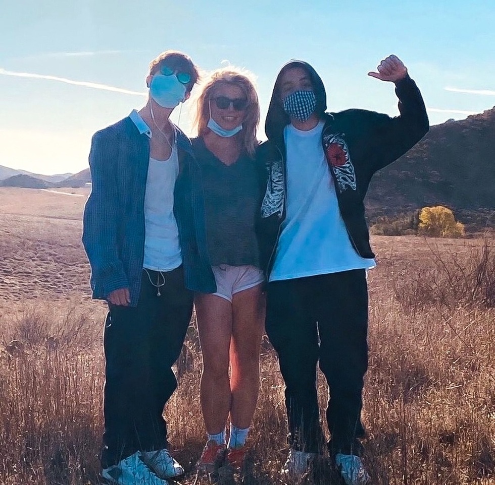 Cuộc sống nhiều xáo trộn của Britney Spears trong 3 năm đòi lại tự do - 5 Cuộc sống nhiều xáo trộn của Britney Spears trong 3 năm đòi lại tự do - 5