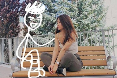 Nữ sinh xinh đẹp khoe ảnh chụp với "người yêu tưởng tượng" gây sốt mạng