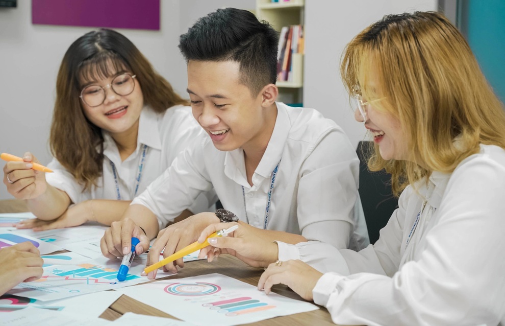 Xù lông nhím khi sếp góp ý, nữ nhân viên khốn đốn trong dịch Covid-19 - 2 Xù lông nhím khi sếp góp ý, nữ nhân viên khốn đốn trong dịch Covid-19 - 2