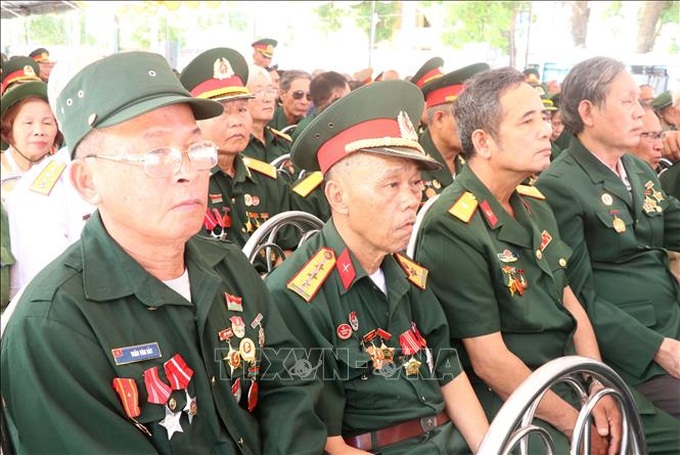 Các cựu chiến binh - Hội viên Hội Chiến sĩ Thành cổ Quảng Trị năm 1972 tham dự buổi gặp mặt. 
