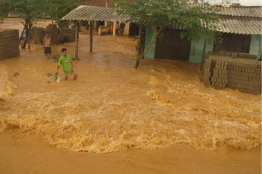 Mưa bão đến muộn và dồn dập