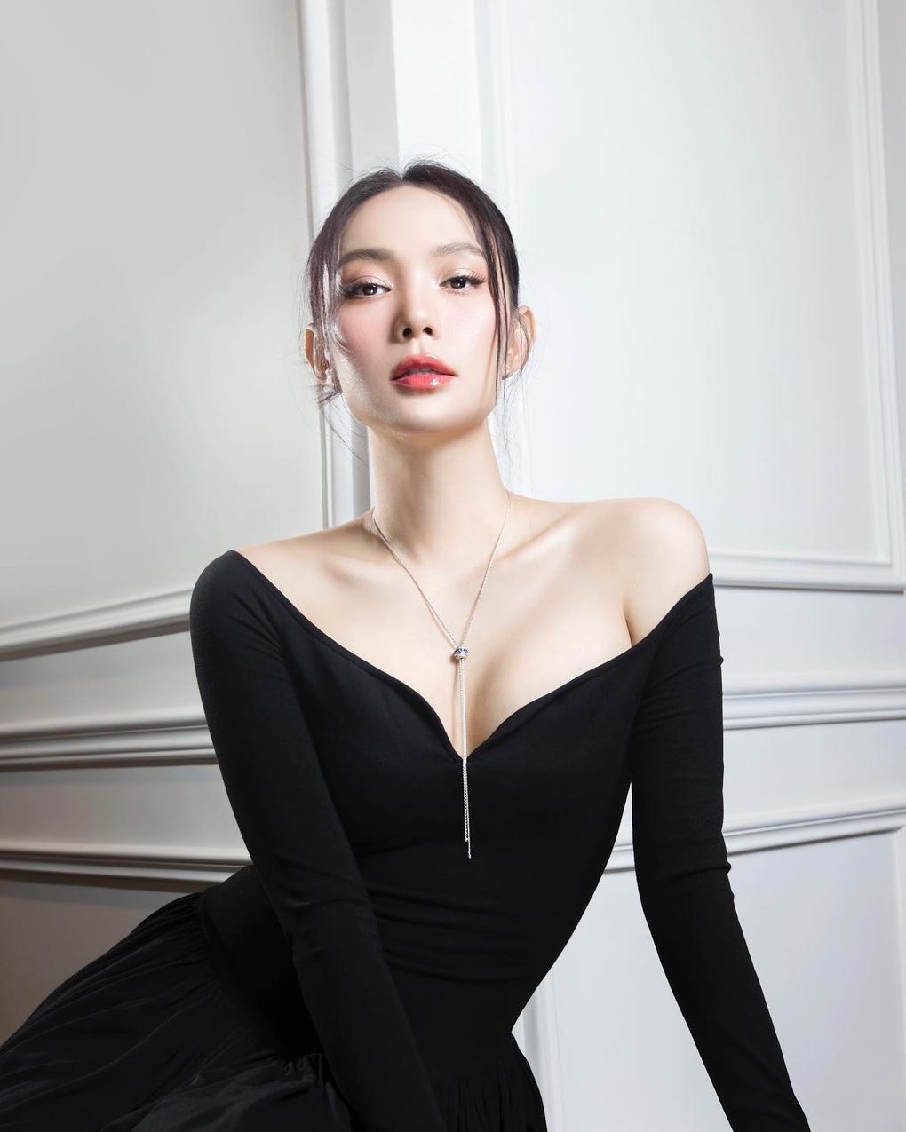 Minh Hằng quyến rũ, không ngại hở bạo sau nửa năm làm vợ người ta - 8 Minh Hằng quyến rũ, không ngại hở bạo sau nửa năm làm vợ người ta - 8