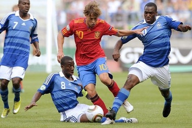 Thua đau Pháp, Tây Ban Nha vỡ mộng vô địch