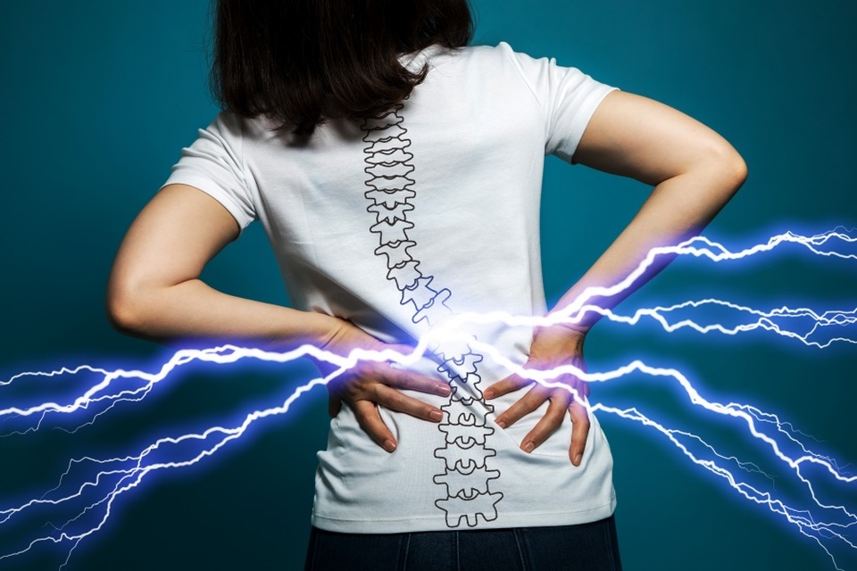 Đau vùng lưng dưới có thể là tín hiệu cảnh báo loại ung thư nào? - 1 Đau vùng lưng dưới có thể là tín hiệu cảnh báo loại ung thư nào? - 1