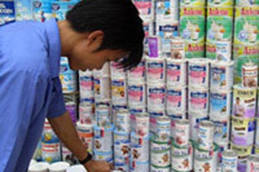 Cấm quảng cáo sữa cho trẻ em dưới 1 tuổi
