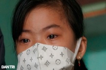 Trẻ mồ côi do Covid-19: "Bố mất rồi, gánh nặng đè lên vai mẹ!"