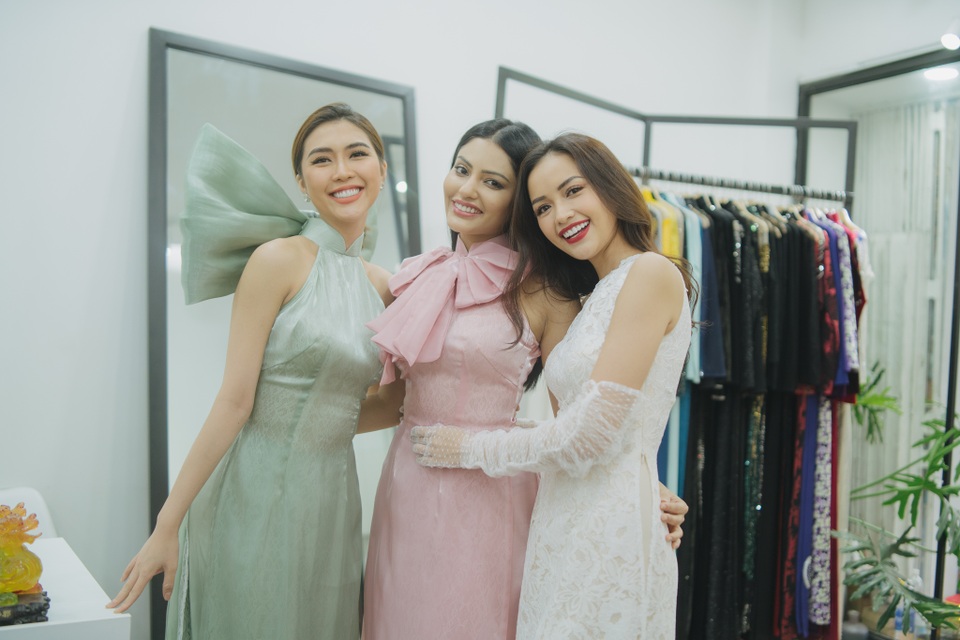 Tường Linh mời Hoa hậu Siêu quốc gia Malaysia đến Việt Nam xem biểu diễn thời trang - 8 Tường Linh mời Hoa hậu Siêu quốc gia Malaysia đến Việt Nam xem biểu diễn thời trang - 8