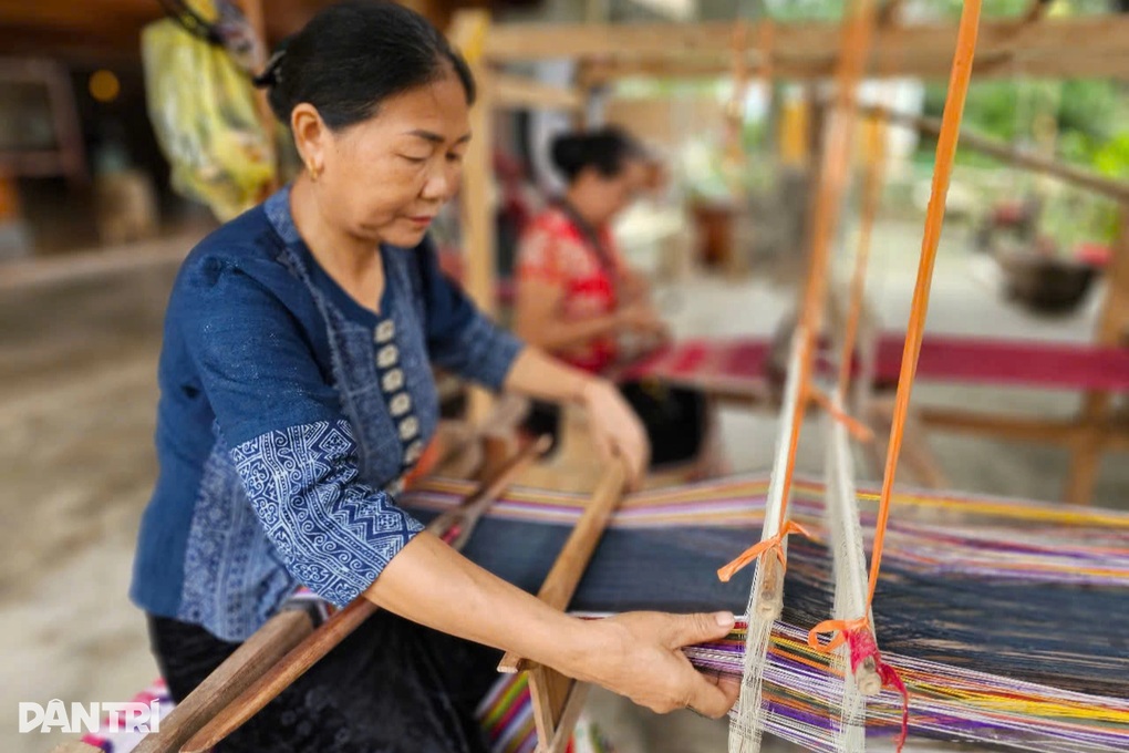 Vụ chính quyền nợ như chúa chổm: Thêm 2 hộ đòi nợ gần 300 triệu đồng - 2 Vụ chính quyền nợ như chúa chổm: Thêm 2 hộ đòi nợ gần 300 triệu đồng - 2