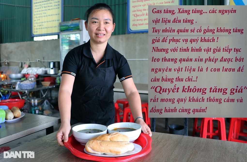 Chủ cửa hàng treo biển “xin bớt một con lươn” để không tăng giá đồ ăn - 1