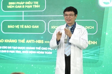 PGS, TS Nguyễn Xuân Thành thuyết trình về bệnh viêm gan B mạn tính