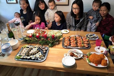 Tình người ấm áp mùa Giáng sinh "trăng lạnh"