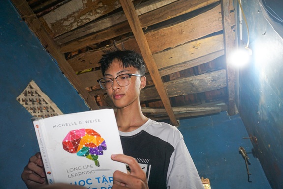 Một "vé" sức khỏe cho cháu nội tội nghiệp bằng 50 bữa ăn của cả gia đình