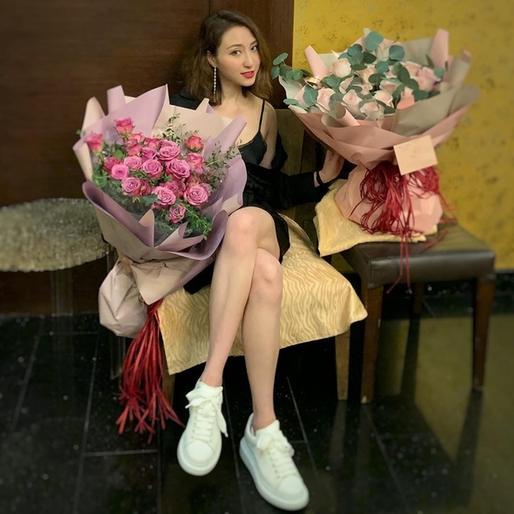Con gái cưng của tỷ phú sòng bài Hà Hồng Sân kết hôn với lính cứu hỏa - 4 Con gái cưng của tỷ phú sòng bài Hà Hồng Sân kết hôn với lính cứu hỏa - 4