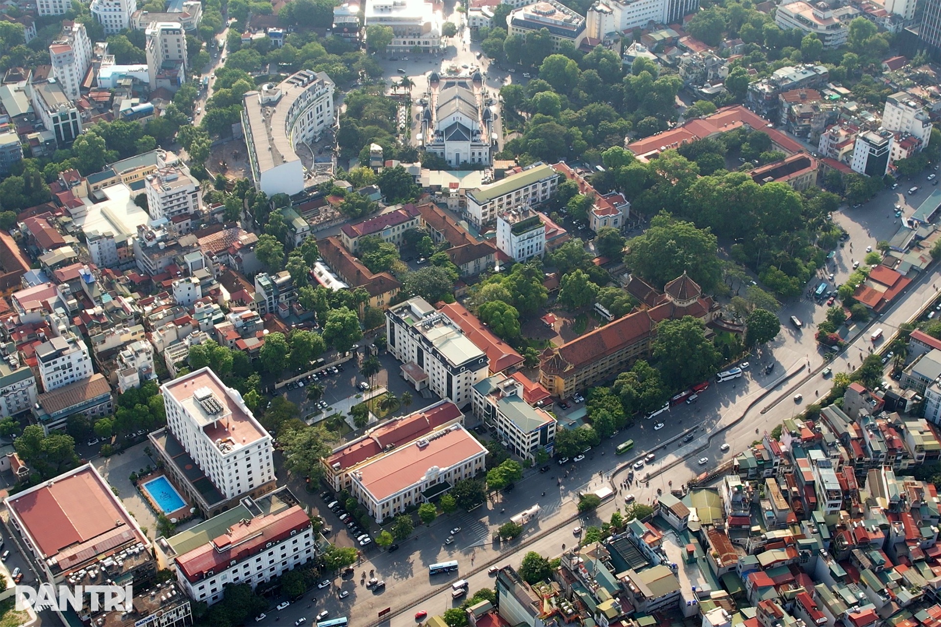 Bối cảnh quanh Nhà hát Lớn được đề xuất xây Nhà hát các dân tộc Việt Nam - 7 Bối cảnh quanh Nhà hát Lớn được đề xuất xây Nhà hát các dân tộc Việt Nam - 7