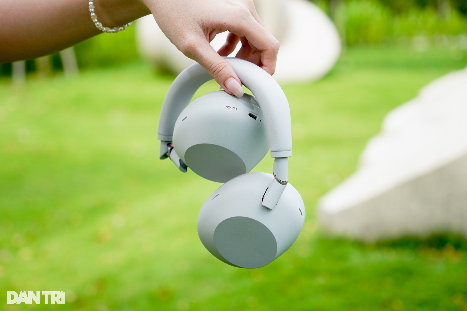 Trải nghiệm Sony WH-1000XM6: Đối thủ của Apple AirPods Max - 4