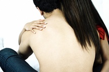 Đàn ông khó cưỡng khi phụ nữ gạ tình?