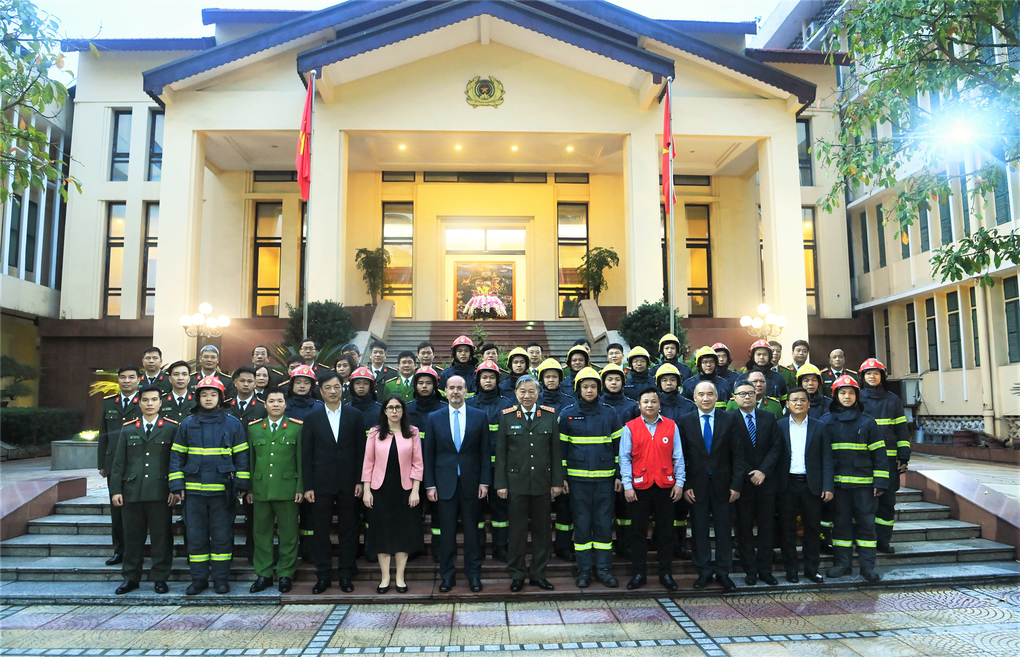 24 công an tinh nhuệ sang Thổ Nhĩ Kỳ hỗ trợ cứu hộ động đất - 1 24 công an tinh nhuệ sang Thổ Nhĩ Kỳ hỗ trợ cứu hộ động đất - 1