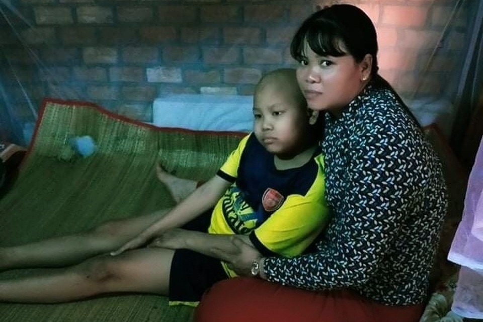 Chàng trai mắc bệnh hiểm nghèo: Con chết mẹ không có tiền mua quan tài đâu - 8 Chàng trai mắc bệnh hiểm nghèo: Con chết mẹ không có tiền mua quan tài đâu - 8