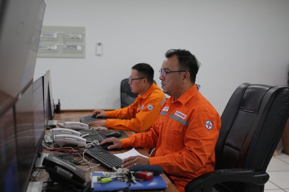 Tết không nghỉ của những người giữ ánh sáng - 8 Tết không nghỉ của những người giữ ánh sáng - 8