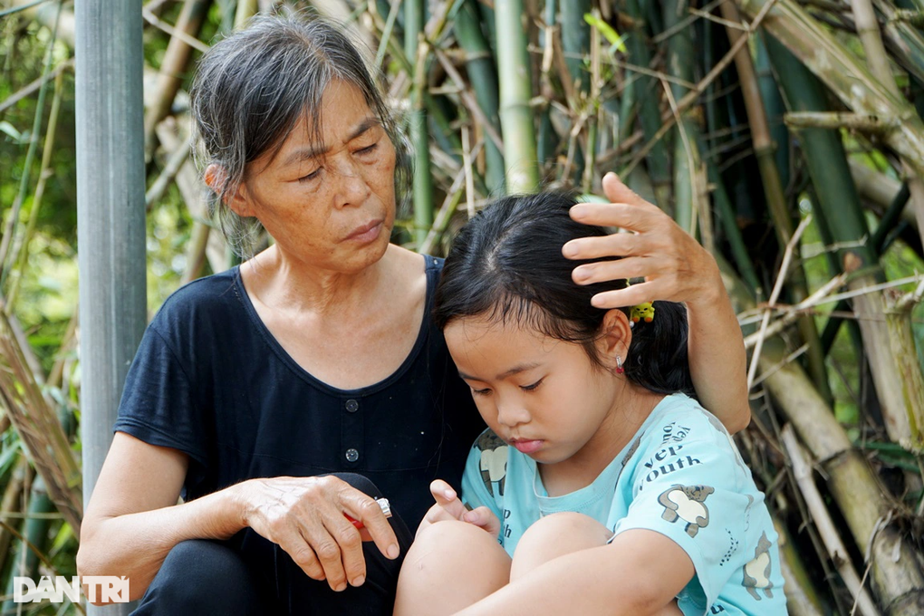 Vợ mất vì ung thư, chồng nằm chờ chết trong căn nhà ở nhờ - 7 Vợ mất vì ung thư, chồng nằm chờ chết trong căn nhà ở nhờ - 7