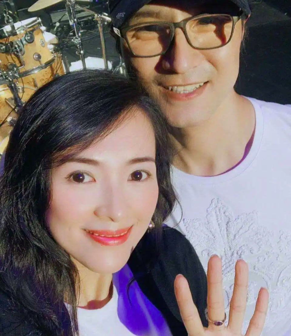 Chương Tử Di hạnh phúc làm mẹ bỉm sữa, chăm chồng, nuôi con - 4 Chương Tử Di hạnh phúc làm mẹ bỉm sữa, chăm chồng, nuôi con - 4