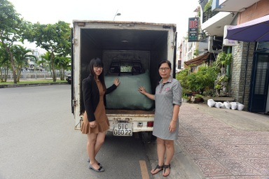 Tập thể nhân viên CBRE Vietnam ủng hộ người dân miền Trung bị lũ lụt