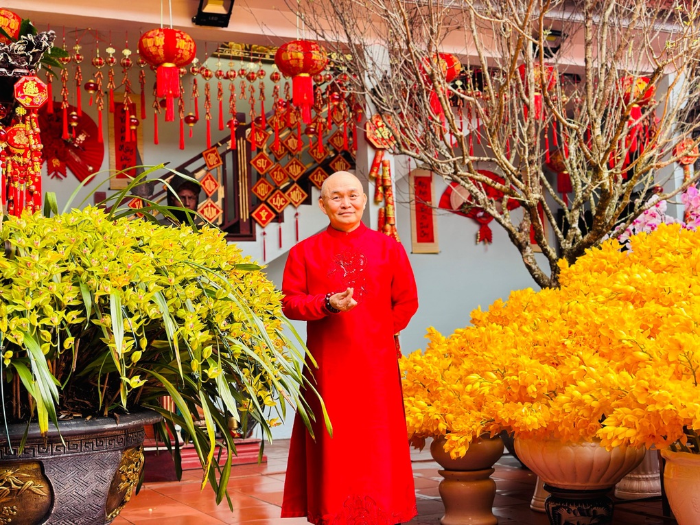 Xuân Hinh, Vân Dung và loạt sao Việt chúc Tết độc giả Dân trí - 1 Xuân Hinh, Vân Dung và loạt sao Việt chúc Tết độc giả Dân trí - 1