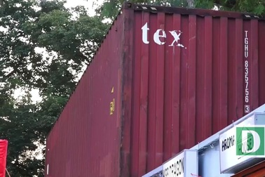Chợ Container rực rỡ nhiều màu sắc hút hồn giới trẻ Sài Gòn
