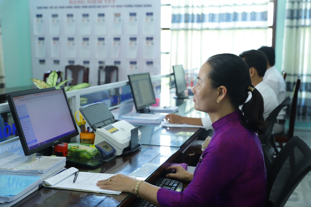 Hơn 3.000 thủ tục hành chính sẽ được cắt giảm trong năm 2025 - 2