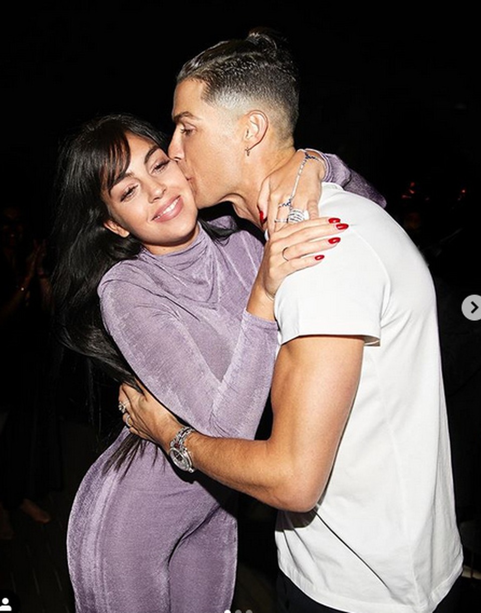 Bạn gái sợ tập thể dục cùng Ronaldo - 7 Bạn gái sợ tập thể dục cùng Ronaldo - 7