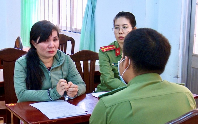 Cơ quan An ninh điều tra Công an tỉnh Bạc Liêu thi hành quyết định khởi tố, lệnh bắt tạm giam bị can Huỳnh Mộng Linh.
