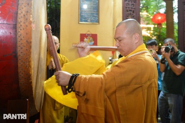 Ba hồi chuông, trống bát nhã cầu Quốc thái dân an trong ngày lịch sử