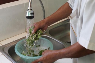 Làm gì để bảo vệ sức khoẻ trước nguồn nước bị ô nhiễm?