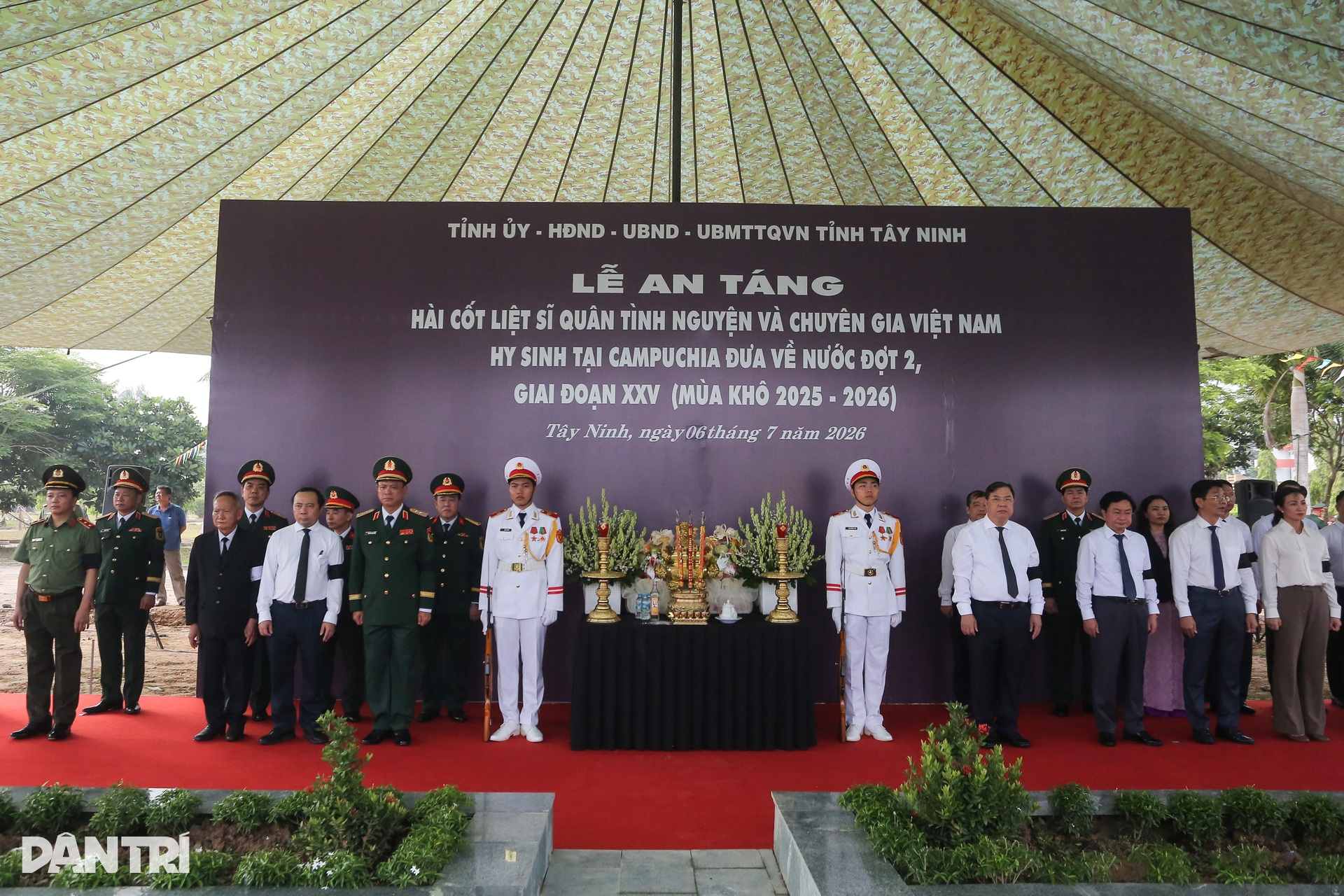 Phó Thủ tướng Thường trực Phạm Gia Túc dự lễ an táng 173 liệt sĩ ở Tây Ninh - 1 Phó Thủ tướng Thường trực Phạm Gia Túc dự lễ an táng 173 liệt sĩ ở Tây Ninh - 1