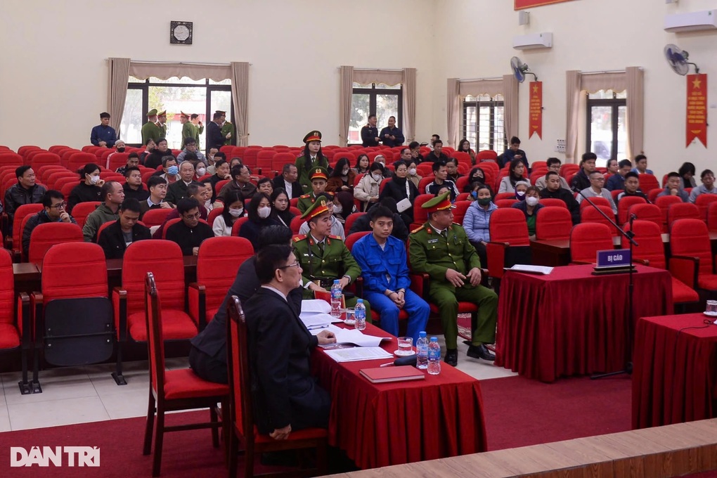 Đang xét xử lưu động nhóm thổi giá đất đến 30 tỷ đồng/m2 tại Sóc Sơn - 3 Đang xét xử lưu động nhóm thổi giá đất đến 30 tỷ đồng/m2 tại Sóc Sơn - 3