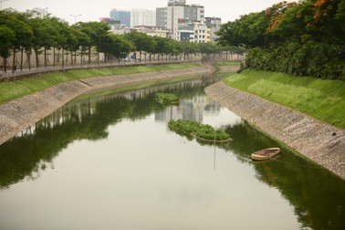 Cống hóa sông Tô Lịch: "Mất nhiều hơn được"?