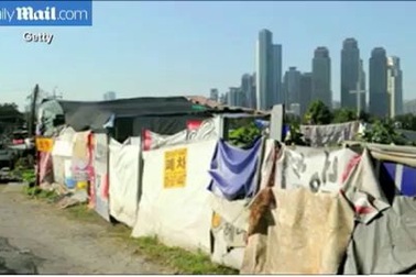 Khu ổ chuột lụp xụp giữa lòng Seoul hoa lệ