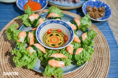 Lạ miệng món diếp cuốn "hạ hỏa" ăn kèm bỗng rượu nức tiếng Hà thành