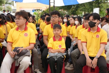 Cậu học trò cao 1,25m trở thành tân sinh viên ngành công nghệ thông tin