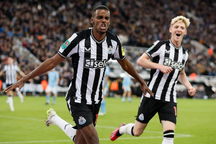 Man City thua sốc tại League Cup, "các ông lớn" đều đi tiếp