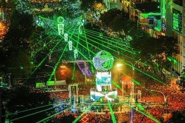 “Bùng nổ” với lễ hộ Chào năm mới 2013