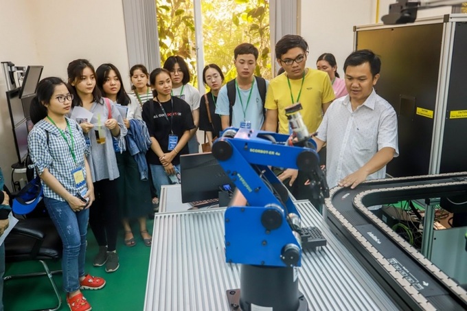Trường Đại học Quốc tế, Đại học Quốc gia TP.HCM tổ chức trại hè hướng nghiệp cho học sinh THPT của 11 tỉnh, thành phố trong cả nước. Ảnh: IU