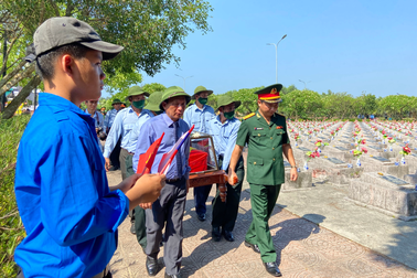 Truy điệu, đón 19 liệt sĩ hy sinh tại Lào về đất mẹ