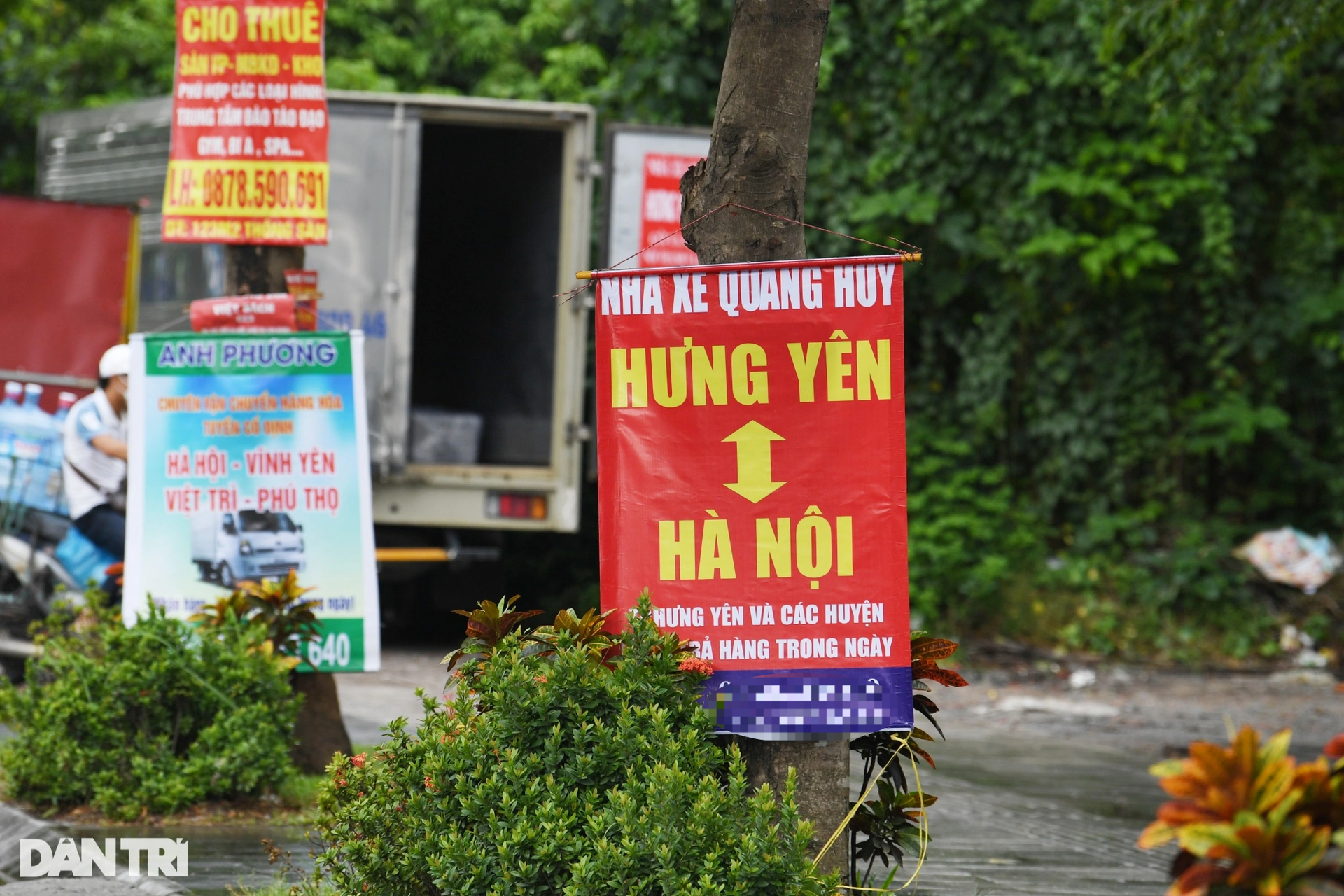 Đại lộ nghìn tỷ ở Hà Nội biến thành bến xe tải - 9 Đại lộ nghìn tỷ ở Hà Nội biến thành bến xe tải - 9