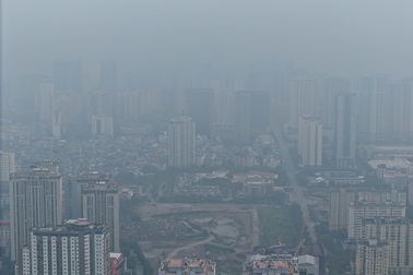 Trời Hà Nội mù mịt trong ngày ô nhiễm không khí ở tốp đầu thế giới