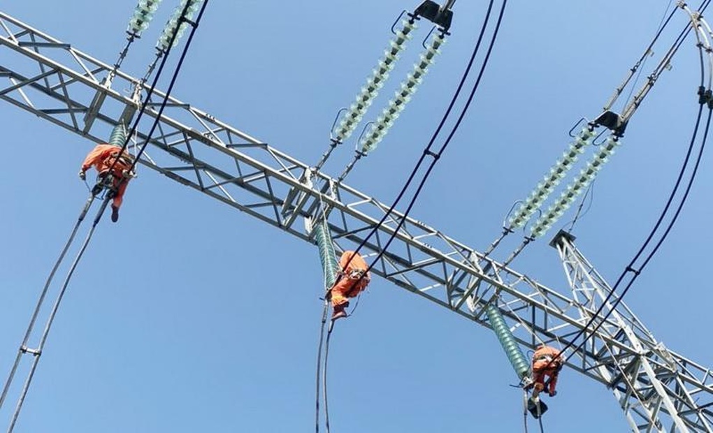 Công ty Truyền tải điện Hà Nội cắt điện sửa chữa đường dây 220kV - 2 Công ty Truyền tải điện Hà Nội cắt điện sửa chữa đường dây 220kV - 2