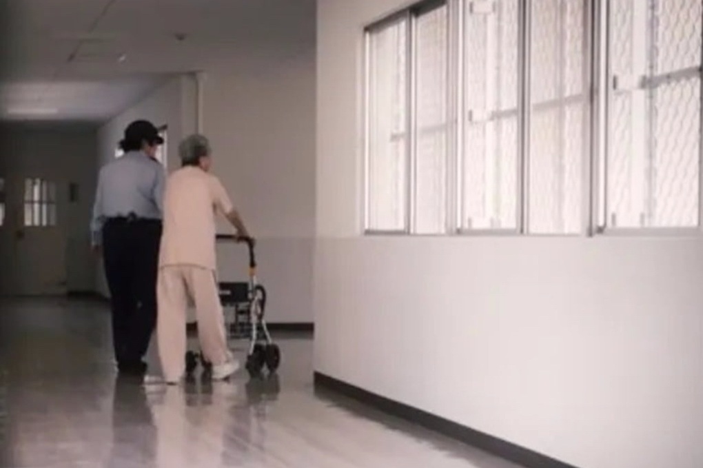 Bi kịch đằng sau những cụ bà cố tình phạm tội để được vào tù... dưỡng già - 2 Bi kịch đằng sau những cụ bà cố tình phạm tội để được vào tù... dưỡng già - 2